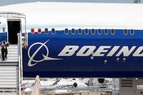 Ba Lan tịch thu lốp máy bay dân dụng Boeing trên đường vận chuyển sang Nga