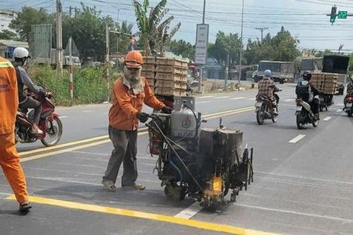 Long An: Thực hiện 20 công trình xử lý điểm đen, điểm tiềm ẩn tai nạn giao thông