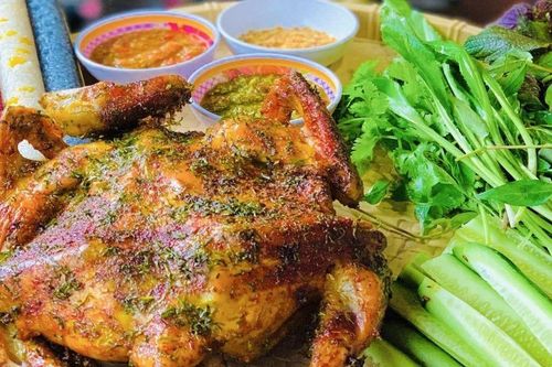 Độc đáo cơm lam, gà nướng của đồng bào Kon Tum