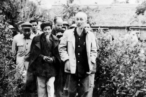 Nhớ Bác, 'lòng ta trong sáng hơn'