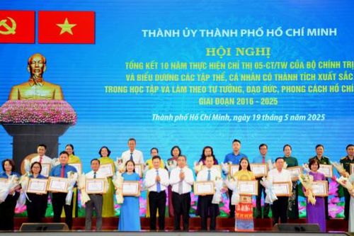 TP Hồ Chí Minh: Những điển hình quân hàm đỏ chia sẻ nhân dịp vinh danh học tập, làm theo Bác Hồ