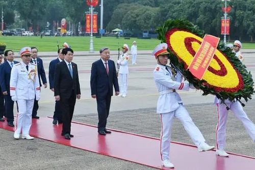 Nhớ ơn Chủ tịch Hồ Chí Minh vĩ đại