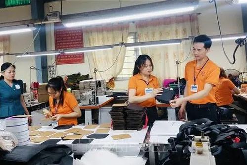 Công nhân Thủ đô làm theo lời Bác Hồ