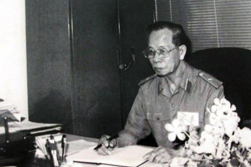 Vị tình báo huyền thoại của Việt Nam xoay tướng địch như chong chóng