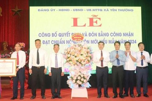 Xã Yên Thường đón nhận Bằng công nhận đạt chuẩn nông thôn mới kiểu mẫu