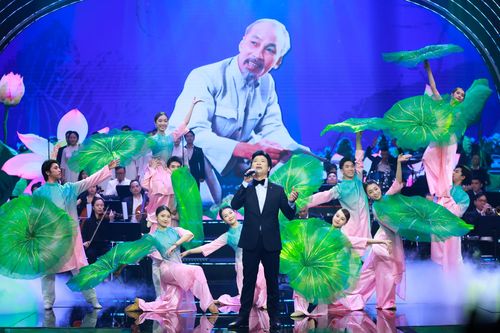 Khúc tráng ca dâng Bác, chạm đến triệu trái tim