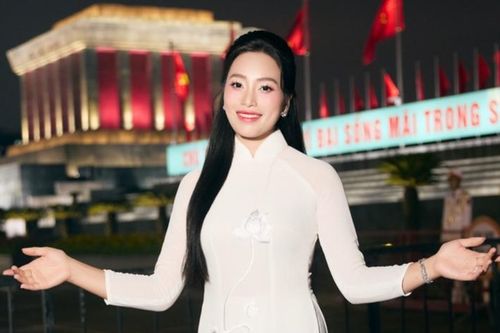 Ca sĩ Huyền Trang chia sẻ về màn trình diễn gây xúc động mạnh tại chương trình 'Người là Hồ Chí Minh'