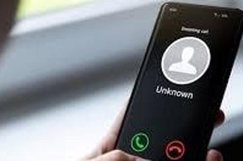 Điên đầu vì cuộc gọi làm phiền
