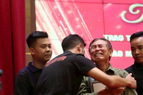 Món quà ý nghĩa gửi người ở lại