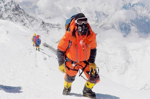 Người đàn ông muốn leo lên đỉnh Everest trước khi phải ngồi xe lăn