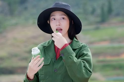 Phát ngôn 'trước sau bất nhất' của Thùy Tiên trong vụ kẹo rau Kera