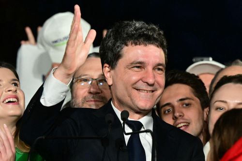 Tân Tổng thống Romania là chủ nhân hai huy chương vàng IMO