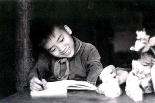 Nhìn lại chặng đường sáng tác của nhà thơ Trần Đăng Khoa