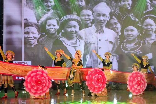 Liên hoan Nghệ thuật quần chúng, trình diễn trang phục các dân tộc Yên Bái 2025