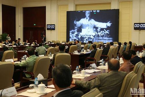 Ban Chấp hành Trung ương Đảng Nhân dân Cách mạng Lào kỷ niệm 135 năm Ngày sinh Chủ tịch Hồ Chí Minh