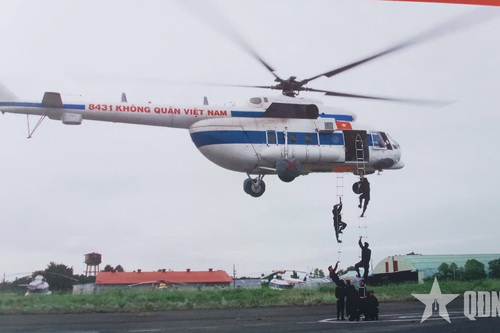 Trung đoàn Không quân 917: 50 năm xây dựng, chiến đấu và phát triển
