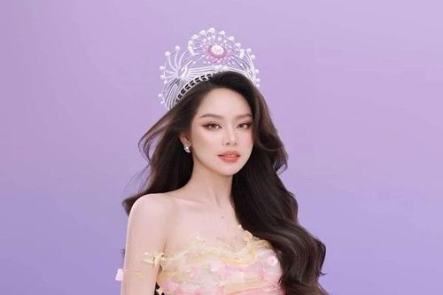 Thanh Thủy lọt top 10 Vẻ đẹp vượt thời gian 2024