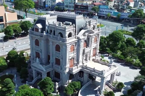 Chiêm ngưỡng dinh thự 'view triệu đô' có 1-0-2 ở Hà Nam