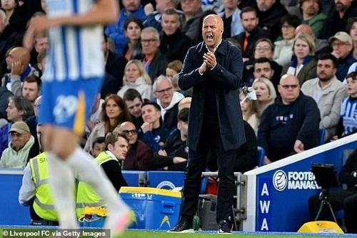Thua sốc Brighton, Liverpool vẫn làm nên lịch sử