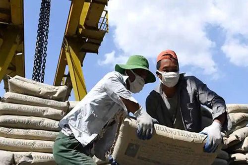 Giảm thuế xuất khẩu clanhke xuống 5% để hỗ trợ ngành xi măng