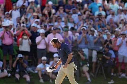 Khoảnh khắc bùng nổ cảm xúc của Scottie Scheffler khi vô địch PGA Championship