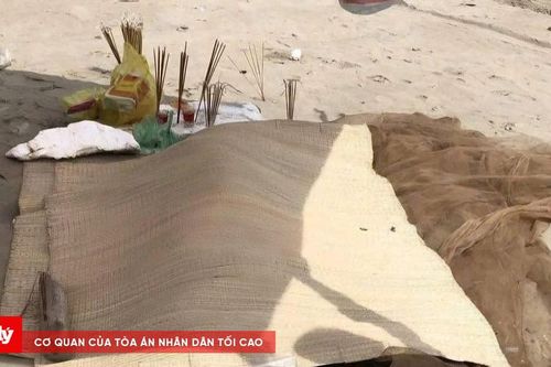 Thanh Hóa: Phát hiện thể nam giới trôi dạt trên biển