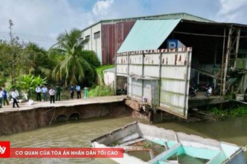 Cần Thơ: Sạt lở kéo một căn nhà xuống sông