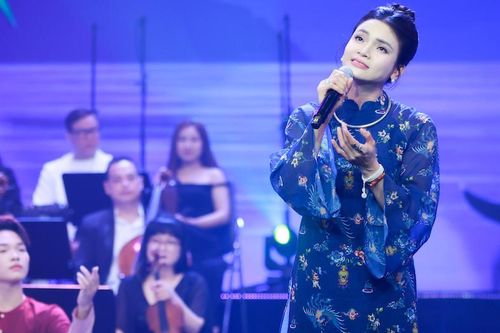 NSND Phạm Phương Thảo, NSƯT Vũ Thắng Lợi gây xúc động mạnh khi hát về Bác Hồ