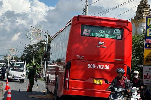 Va chạm với xe khách Phương Trang, cô gái tử vong thương tâm