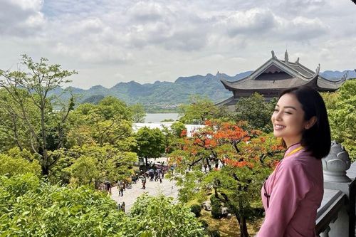 MC Kỳ Duyên trẻ trung tuổi 60, Jennifer Phạm tìm sự thanh tịnh nơi cửa Phật
