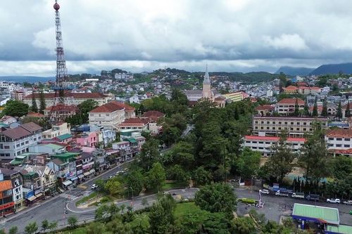 Lâm Đồng dự kiến bố trí cán bộ tỉnh làm bí thư xã, phường sau sáp nhập