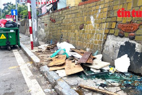 Con đường gốm sứ 'kỷ lục' ở Hà Nội xuống cấp, nhếch nhác