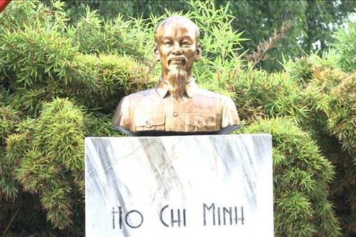 Tình hữu nghị Việt Nam - Cuba dưới bóng mát Bác Hồ