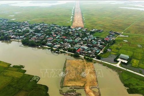 Dự án giao thông trọng điểm tại Khu kinh tế Vũng Áng dở dang vì vướng mặt bằng