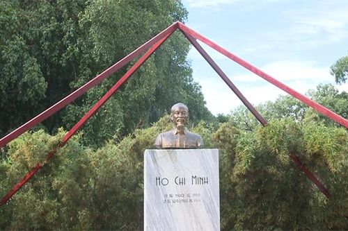Tư tưởng và đạo đức của Chủ tịch Hồ Chí Minh mãi là tấm gương với người Việt ở Cuba