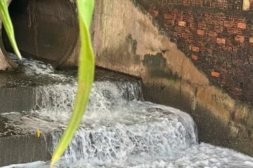 Kết quả kiểm tra nguồn nước nổi bọt trắng xóa, mùi hôi nồng nặc chảy ra suối Bà Lúa