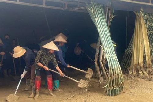 Hội LHPN Bắc Kạn thăm hỏi, hỗ trợ gia đình hội viên, phụ nữ thiệt mạng do mưa lũ