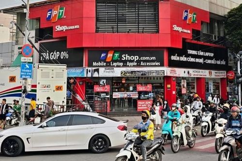FPT Shop biến 600 cửa hàng thành điểm rút tiền mặt như cây ATM