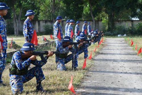 Chiến sĩ mới Vùng 2 Hải quân vượt mốc '3 tiếng nổ'