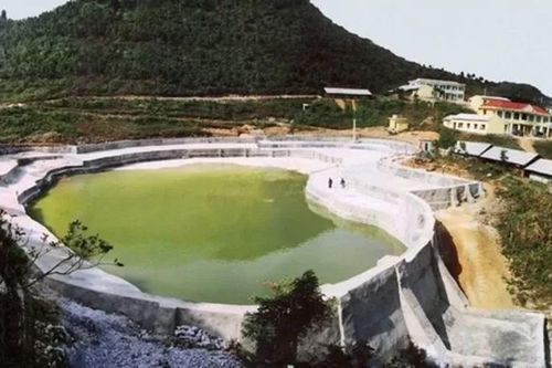 Hồ treo trữ nước trên vách núi: Cứu cánh của vùng cao