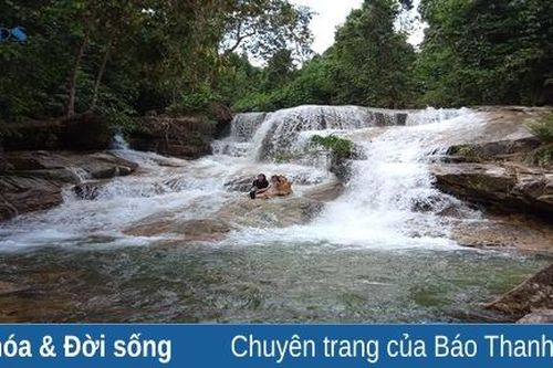 Hón Lối chờ du khách đến thưởng ngoạn