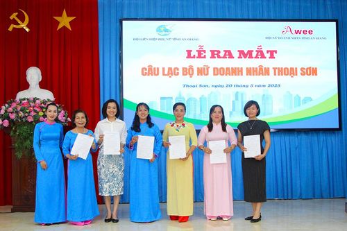 Ra mắt Câu lạc bộ nữ doanh nhân Thoại Sơn