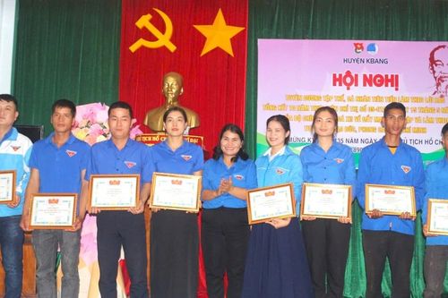 Huyện Đoàn Kbang tuyên dương 30 tập thể, cá nhân tiên tiến làm theo lời Bác