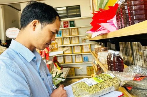 Đẩy mạnh kiểm tra, xử lý vi phạm an toàn thực phẩm