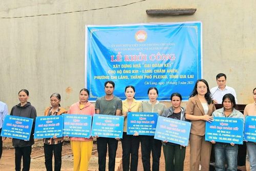 Pleiku: Khởi công xây dựng nhà 'Đại đoàn kết' cho hộ nghèo