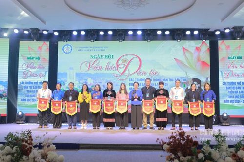 Khai mạc Ngày hội văn hóa dân tộc các trường phổ thông dân tộc bán trú năm học 2024 - 2025