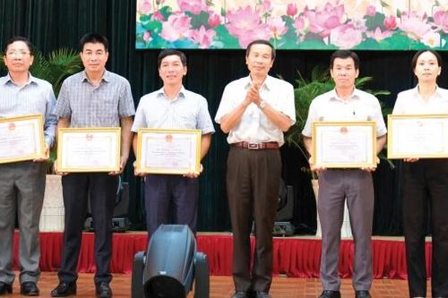 Xứng danh Chi bộ hoàn thành xuất sắc nhiệm vụ tiêu biểu