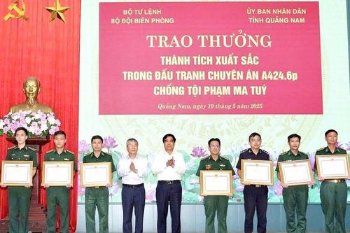 Khen thưởng ban chuyên án vụ bắt giữ hơn 14 kg ma túy