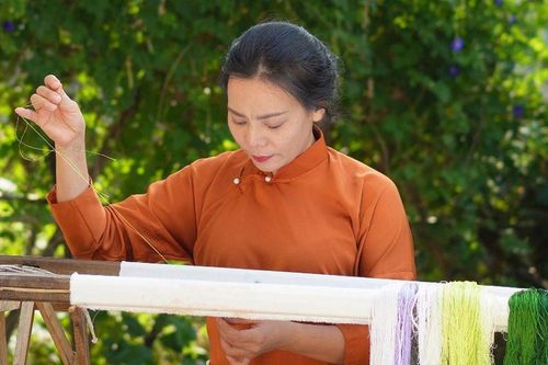 Sợi chỉ quê hương và người thợ miệt mài không nghỉ