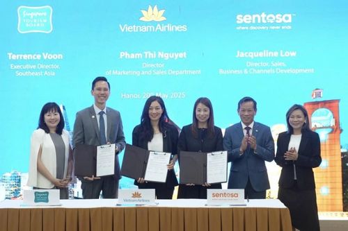 Vietnam Airlines bắt tay với các đối tác Singapore kích cầu du lịch
